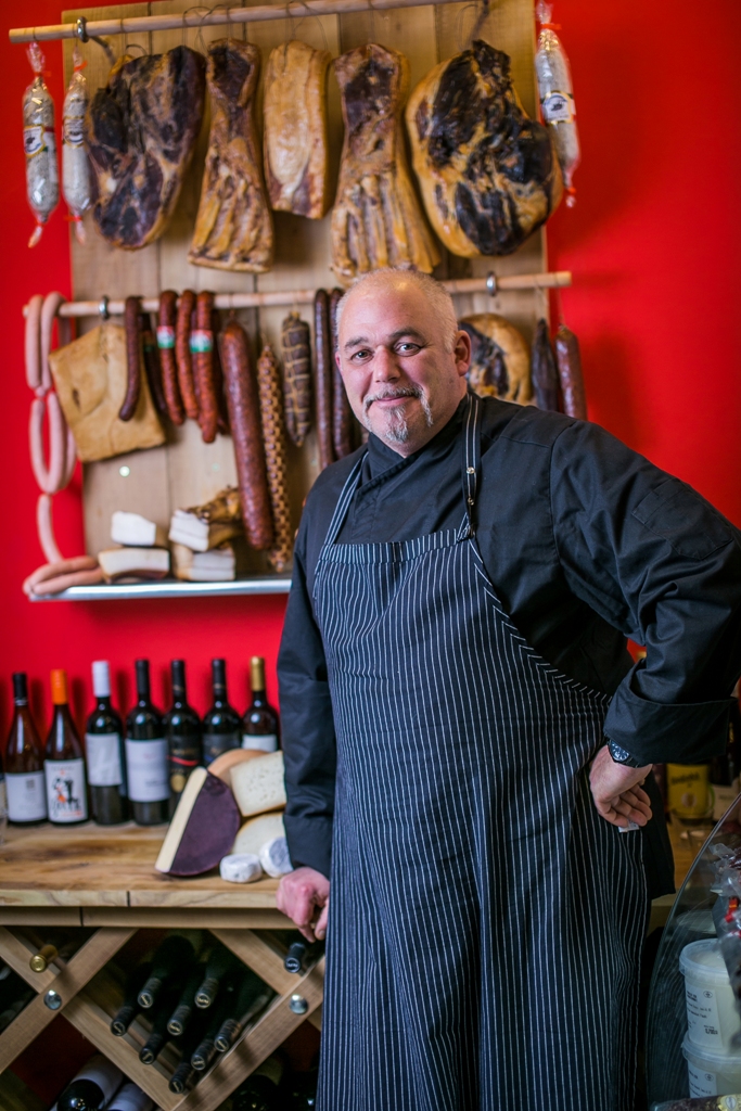 Oshonos Delikat_Sandor Kerekes